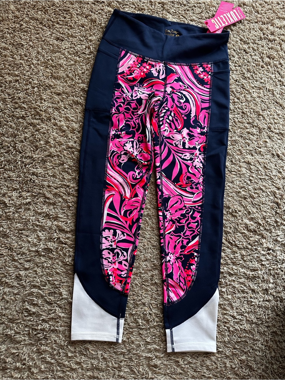 Lilly Pulitzer Weekender Leggings in Low Tide Navy Flirty Fins And Feathers